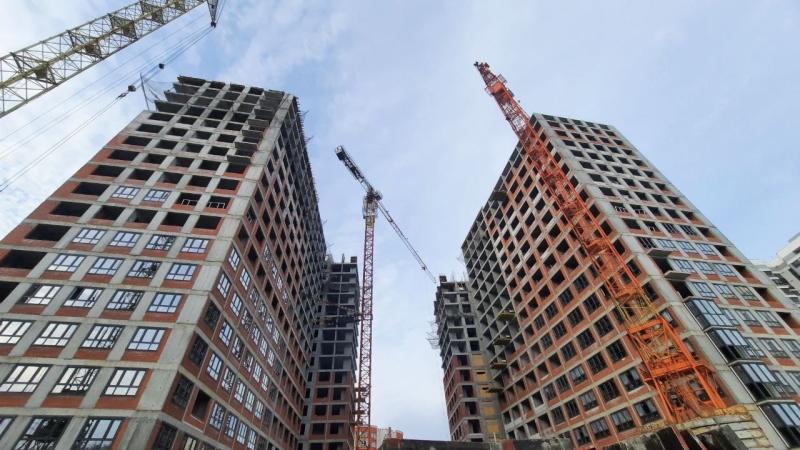 В Рязани продолжаются работы на площадке жилого комплекса на улице Братиславской